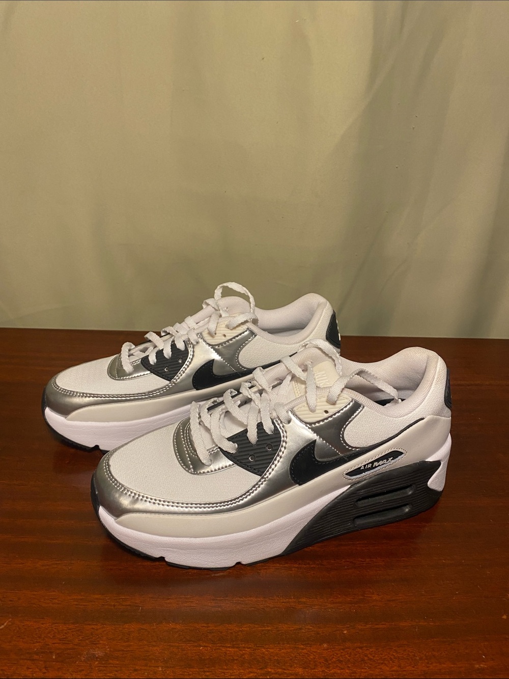 Nike Air Max 90 LV8 Phantom Metallic Silver Black White Women’s 8 - Picture 6 of 8